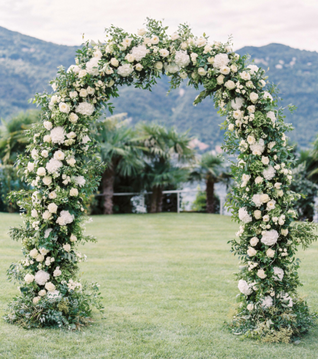 Rose-covered-Altar-for-Wedding-in-Singapore